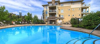 Mountain View w Pool and Hot Tub 2213