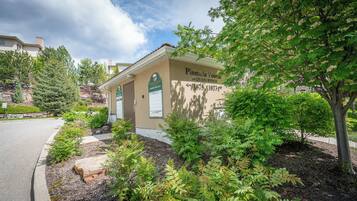 Comfort Condo, 1 Bedroom | Exterior detail