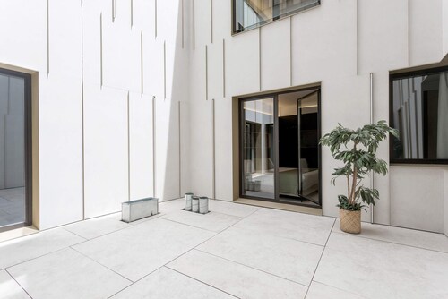 Genteel Home Solanilla I