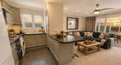 Oyster Retreat | Whitstable | 200m to Beach
