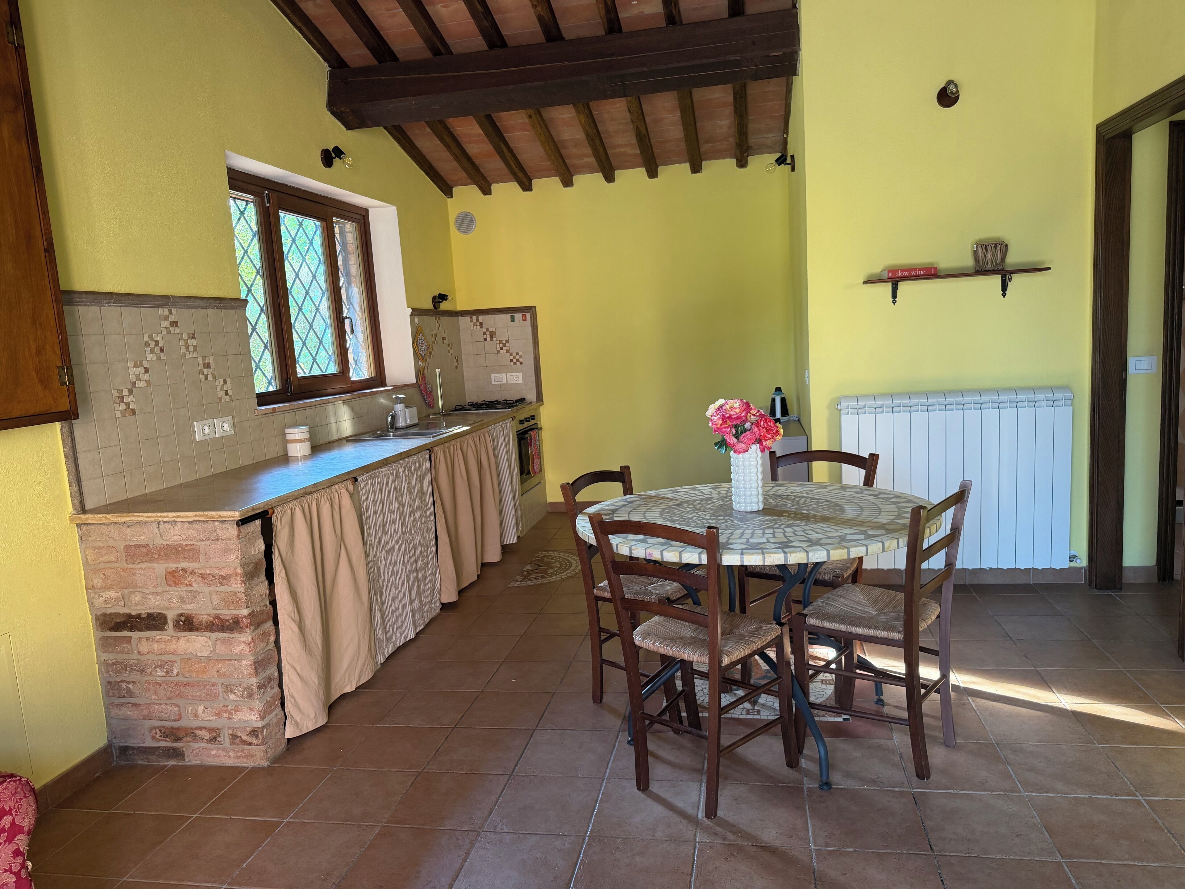 Căn hộ tiện nghi đơn giản, sân hiên, quang cảnh hồ bơi | Bếp riêng
