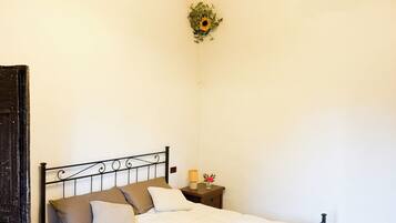 Classic Apartment, Vineyard View