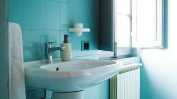 Classic Apartment, Vineyard View | Bathroom