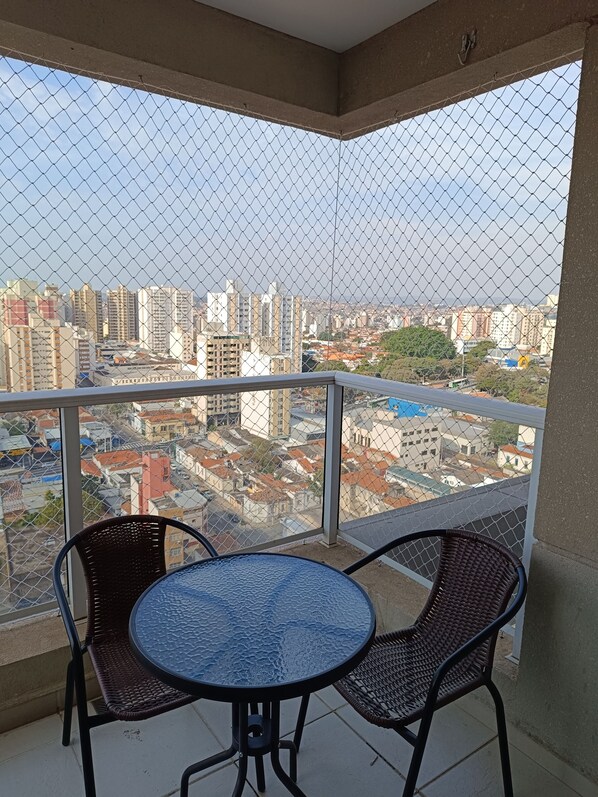 Apartament, balcó, vistes a la ciutat | Pati hawaià