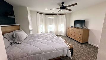 2 bedrooms, iron/ironing board, free WiFi, bed sheets