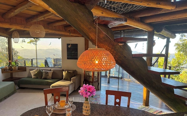 Cabin, 2 Bedrooms, Air conditioning, Mountain View | Living area