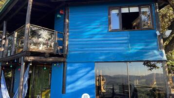 Cabin, 2 Bedrooms, Air conditioning, Mountain View | Exterior