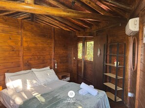 Cabin, 2 Bedrooms, Air conditioning, Mountain View | Premium bedding, individually decorated, individually furnished - Cabana Parapente Sul - Santo Amaro - SC (Santo Amaro da Imperatriz)