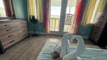 2 bedrooms, free WiFi, bed sheets, wheelchair access