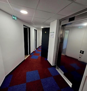 Comfort Double Room | Interior - hugotel (chalon sur saoune)