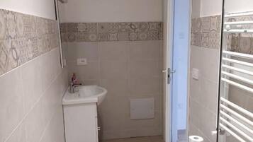 Chambre Quadruple | Salle de bain