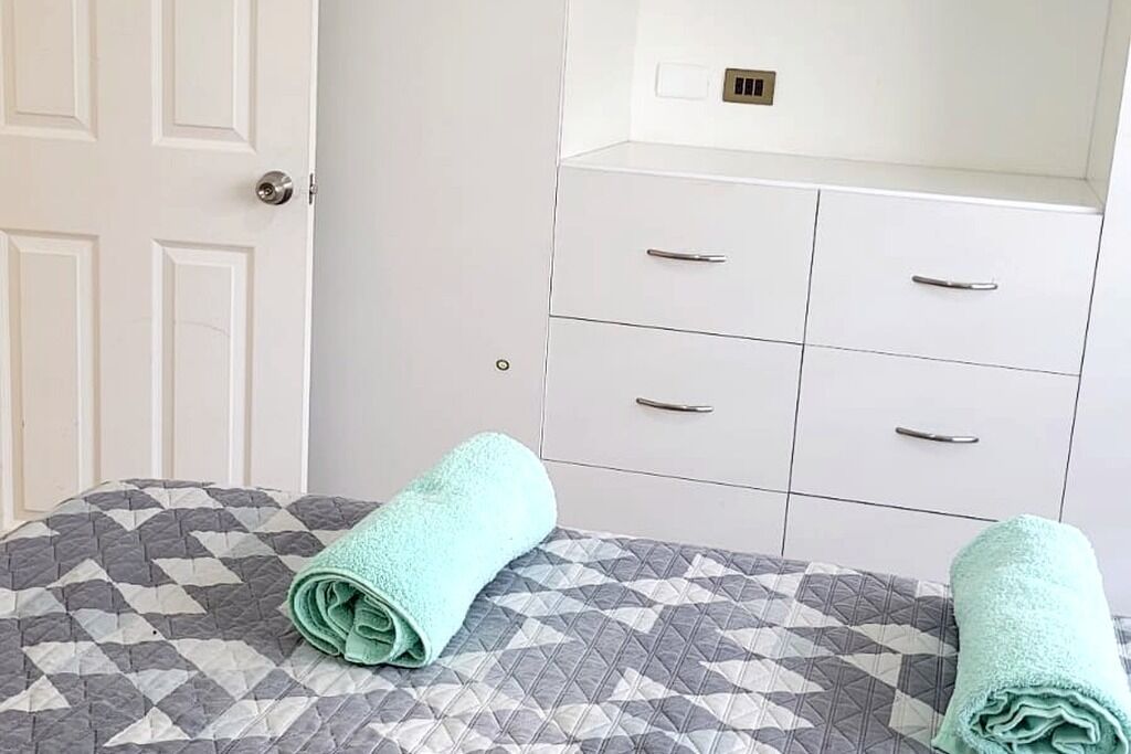 WiFi, bed sheets
