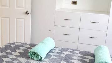 WiFi, bed sheets