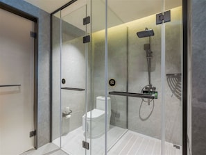 Basic Room | Bathroom | Shower, free toiletries, hair dryer, towels - Lumeijia Tianhong Hotel (Shanghai)
