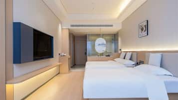 Comfort Triple Room | Laptop workspace, free WiFi, bed sheets