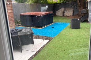 Terrace/patio - House Sleeps 6 With Hot Tub and Parkingcheaiesst Than on any Site (Blackpool)