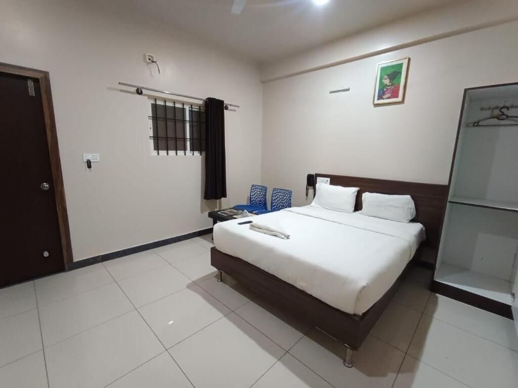 Quarto casal standard | Escrivaninha, Wi-Fi de cortesia