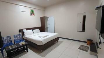 Desk, free WiFi, bed sheets