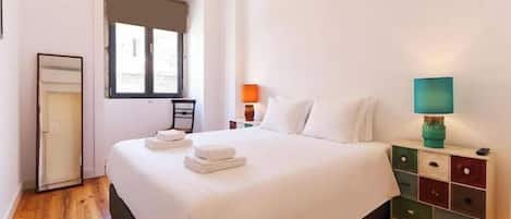 1 habitación, tabla de planchar con plancha, wifi y ropa de cama