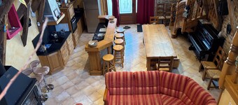 Farmstay on the outskirts of L'Aubrac. A fully restored, comfortable former barn