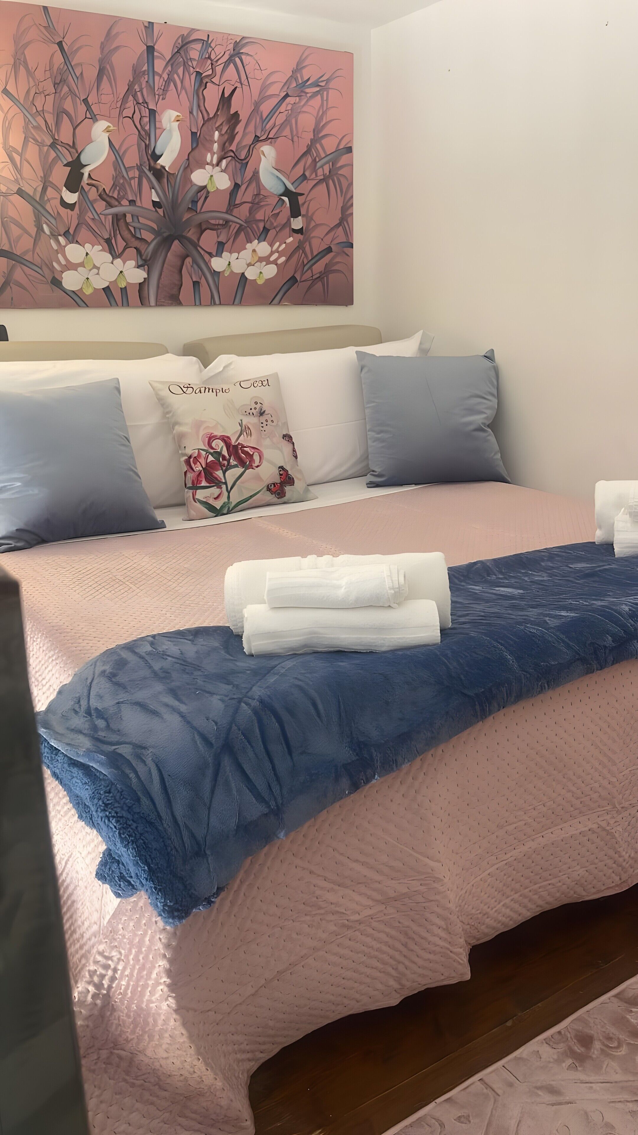 Iron/ironing board, WiFi, bed sheets