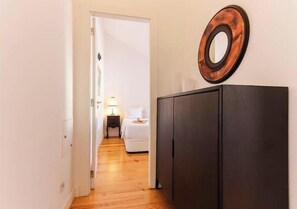 Bügeleisen/Bügelbrett, WLAN, Bettwäsche