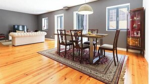 Dining - Av. Liberdade: A luxurious and peaceful duplex with a balcony and parking (Lisboa)