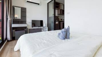 1 bedroom, iron/ironing board, WiFi, bed sheets