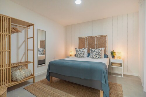 Cozy Apartment Rental in Guargacho, Spain - Ideal Family Stay