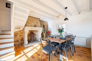 Dining - Ty Bihan - Le charme Breton vue d'une île (Saint-Armel)