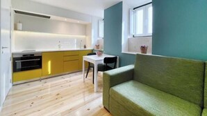 Interior - Azzulea R22: an elegant apartment near Rossio Square (Lisboa)