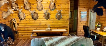 Antler Ridge - surrounded by nature & wildlife!