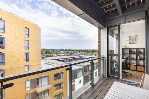 GuestReady - Chic Urban Retreat with Balcony | 20min Oxford Circus