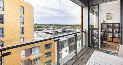 GuestReady - Chic Urban Retreat with Balcony | 20min Oxford Circus