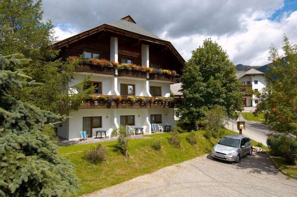 View from property - Appartements Bergland (Bad Kleinkirchheim)