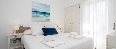 Iron/ironing board, free WiFi, bed sheets