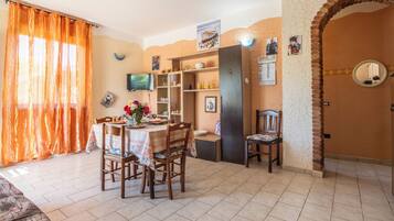 Villa, Garden View | Dining