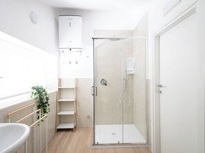Superior Double or Twin Room, Garden View | Bathroom | Hair dryer, slippers, towels, soap - Le Camere di Gaudré (Corno D'oro di Eboli)