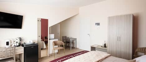 Superior-Doppel- oder -Zweibettzimmer, Gartenblick | Zimmersafe, Schreibtisch, Verdunkelungsvorhänge, Bügeleisen/Bügelbrett
