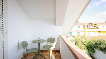 Comfort kamer, 1 twee- of 2 eenpersoonsbedden | Buiten dineren