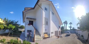Fachada da propriedade