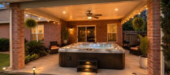 Family Retreat w/ Hot Tub
& Game Room & Park .. Sea World area