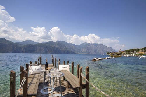 Villa Locchi with private Pier