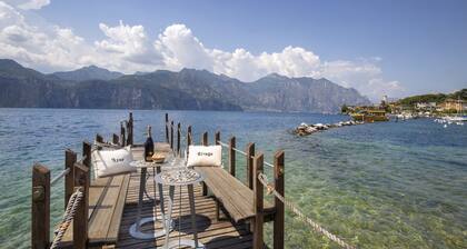 Villa Locchi with private Pier