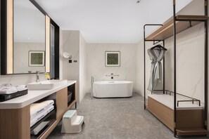Familie suite | Badkamer | Gratis toiletartikelen, een haardroger, handdoeken, zeep