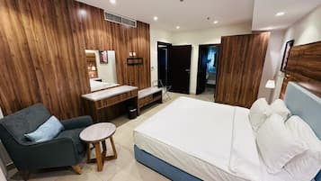 Luxury Suite, Balcony, Sea View | In-room safe, blackout curtains, soundproofing, iron/ironing board