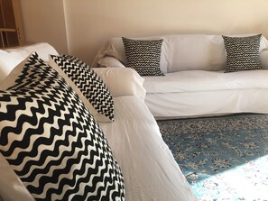 2 bedrooms, iron/ironing board, WiFi, bed sheets - A very comfortable and cozy apartment in the Appio neighborhood (Roma)
