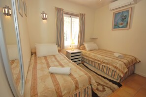 WiFi, bed sheets - Villa 'Secreta' with Sea View, Wi-Fi and Air Conditioning (Mijas)