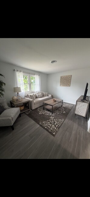 Living area - Crewe Corner D (Crewe)