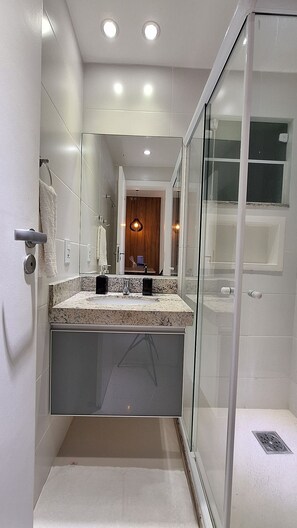 Basic Apartment | Bathroom - O AP mais lindo da Praia do Forte 213 (Cabo Frio)